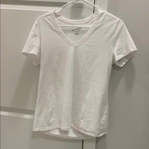 Universal threads white V-neck t shirt